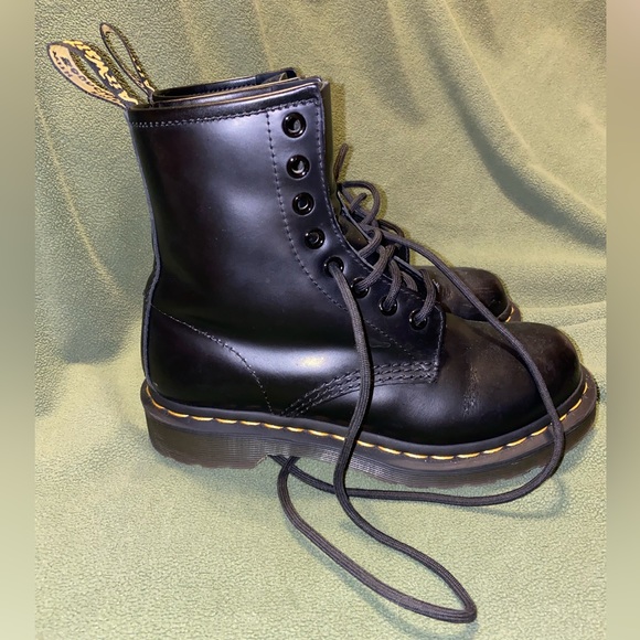 Dr Marten’s boots - Picture 3 of 5